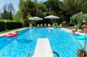 Charming Villa in Pisa with terrace and shared pool.